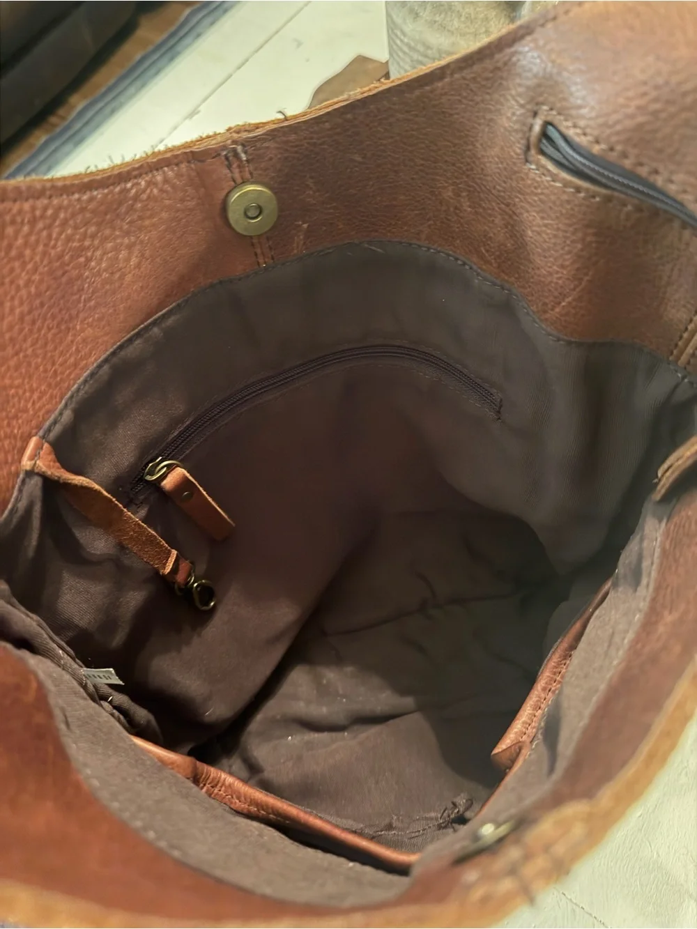 Duluth Trading Co. Women’s Lifetime Leather Crossbody Bag #48703 — discontinued